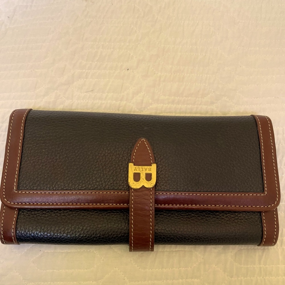 Bally woman’s wallet